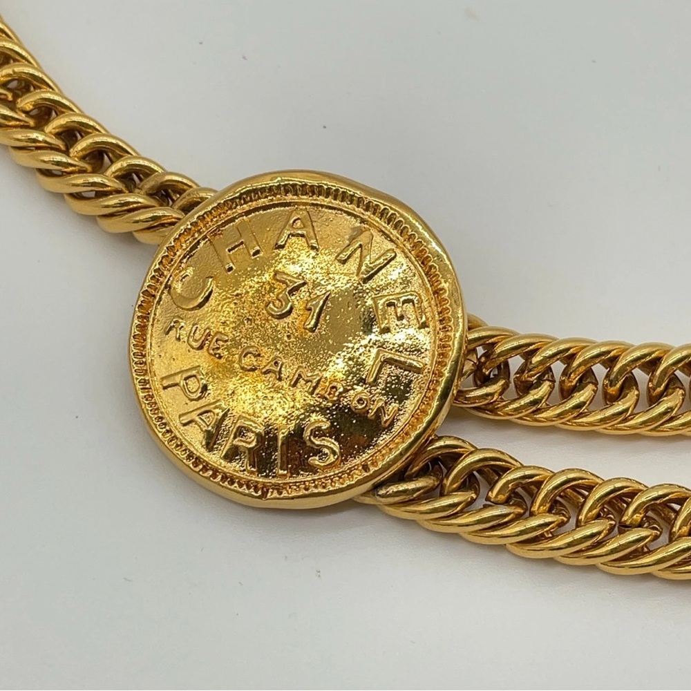 Chanel 31 Rue Cambon Coco Medallion 2 Belt/ Necklace 24karat GD plated W/ Box - Picture 4 of 11
